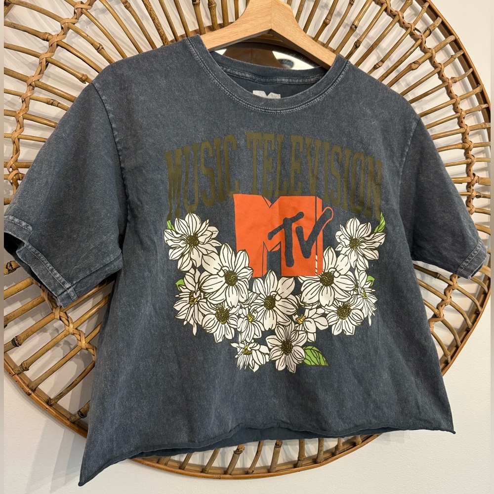MTV Cropped Vintage Shirt